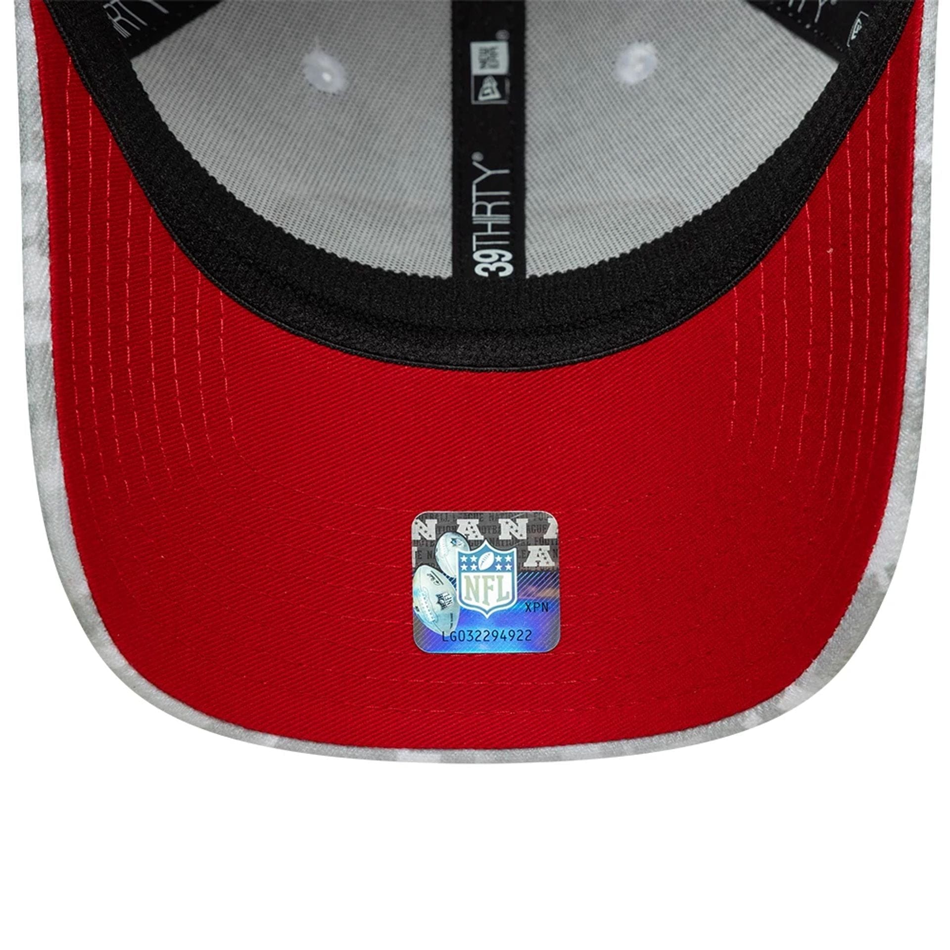 This is a San Francisco 49ers NFL Salute To Service 2025 Grey Camo 39THIRTY Stretch Fit Cap 7