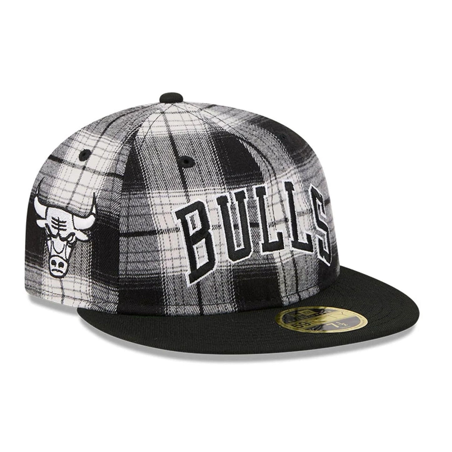 This is a Chicago Bulls NBA Grunge Style Plaid Black Retro Crown 59FIFTY Fitted Cap 1