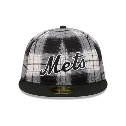 This is a New York Mets MLB Grunge Style Plaid Black Retro Crown 59FIFTY Fitted Cap 2