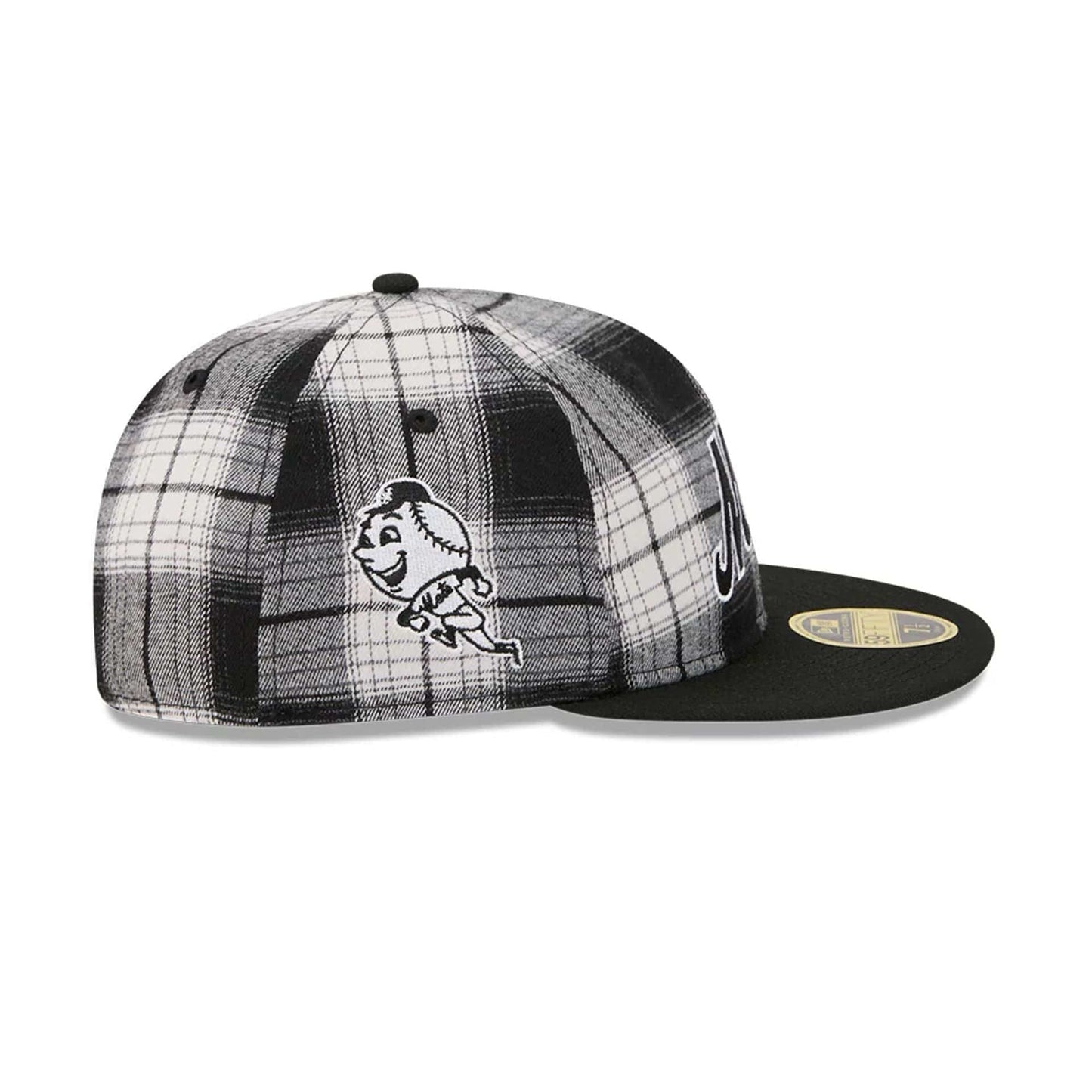 This is a New York Mets MLB Grunge Style Plaid Black Retro Crown 59FIFTY Fitted Cap 4
