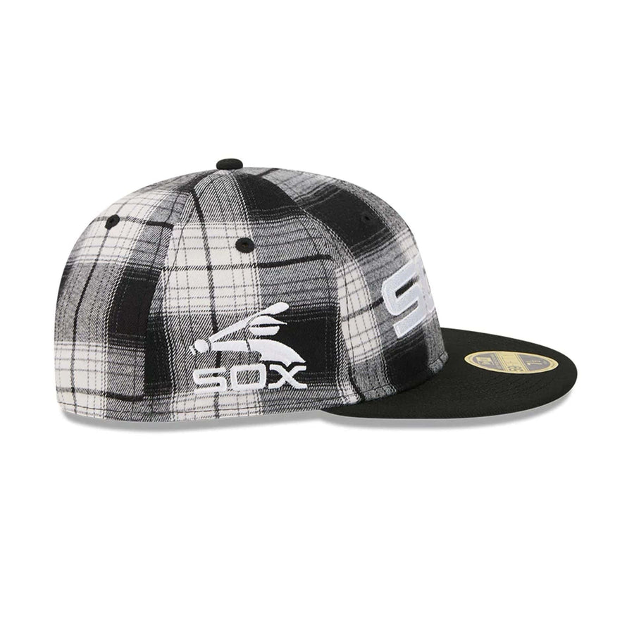 This is a Chicago White Sox MLB Grunge Style Plaid Black Retro Crown 59FIFTY Fitted Cap 4