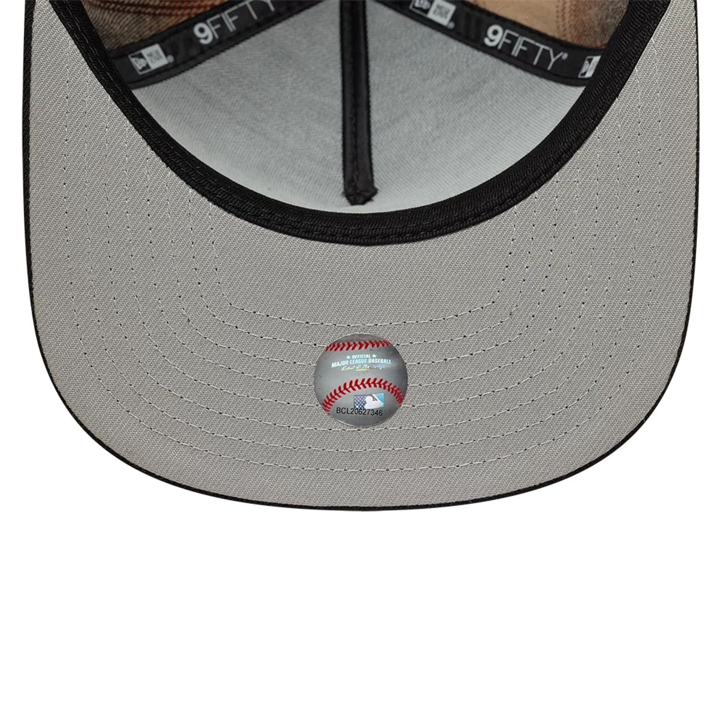 This is a San Francisco Giants MLB Grunge Style Plaid Open Brown 9FIFTY A-Frame Snapback Adjustable Cap 3