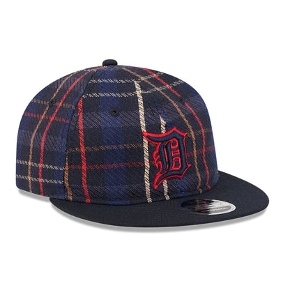 This is a Detroit Tigers MLB Grunge Style Plaid Navy Retro Crown 9FIFTY Adjustable Cap 4