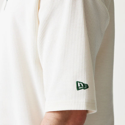 The model is wearing this MLB Waffle New York Yankees Oversized T-Shirt in open white. 5