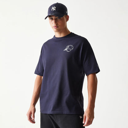 The model is wearing this MLB Baseball Graphic New York Yankees Oversized T-Shirt in navy. 1