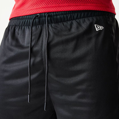 The model is wearing this NBA Mesh Chicago Bulls Shorts in black. 5