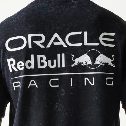 The model is wearing this Red Bull Racing Linear Graphic Oversized T-Shirt in black. 6