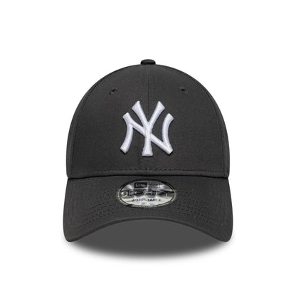 Pictured is this MLB League Essential New York Yankees 9FORTY in charcoal. 2
