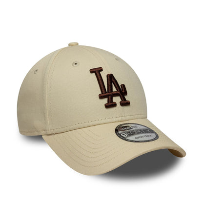 Pictured is this MLB League Essential LA Dodgers 9FORTY in light beige. 3