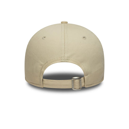 Pictured is this MLB League Essential LA Dodgers 9FORTY in light beige. 4