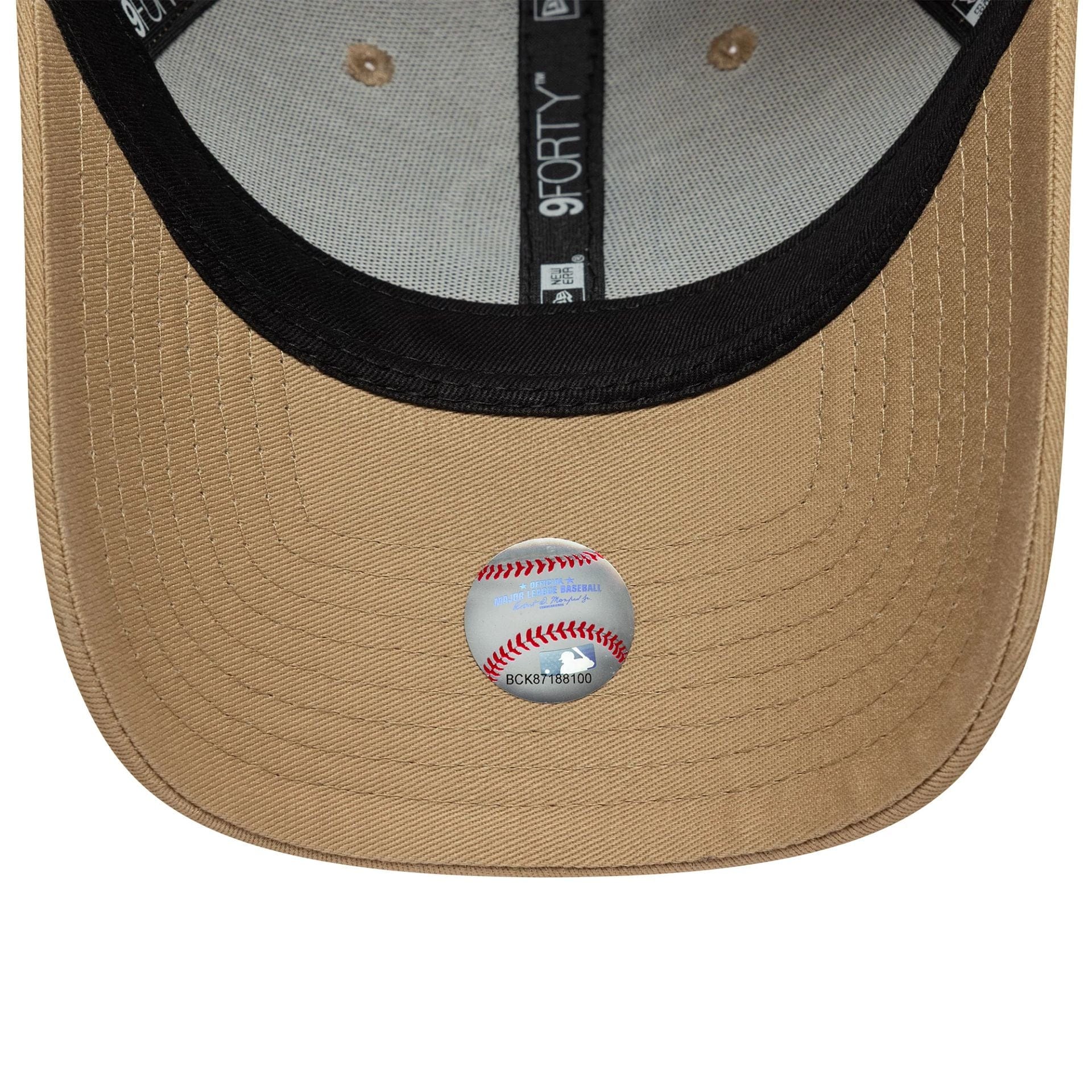 Pictured is this MLB Team Outline LA Dodgers 9FORTY in light beige. 5