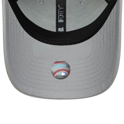 Pictured is this MLB Team Outline Athletics 9FORTY in grey. 5