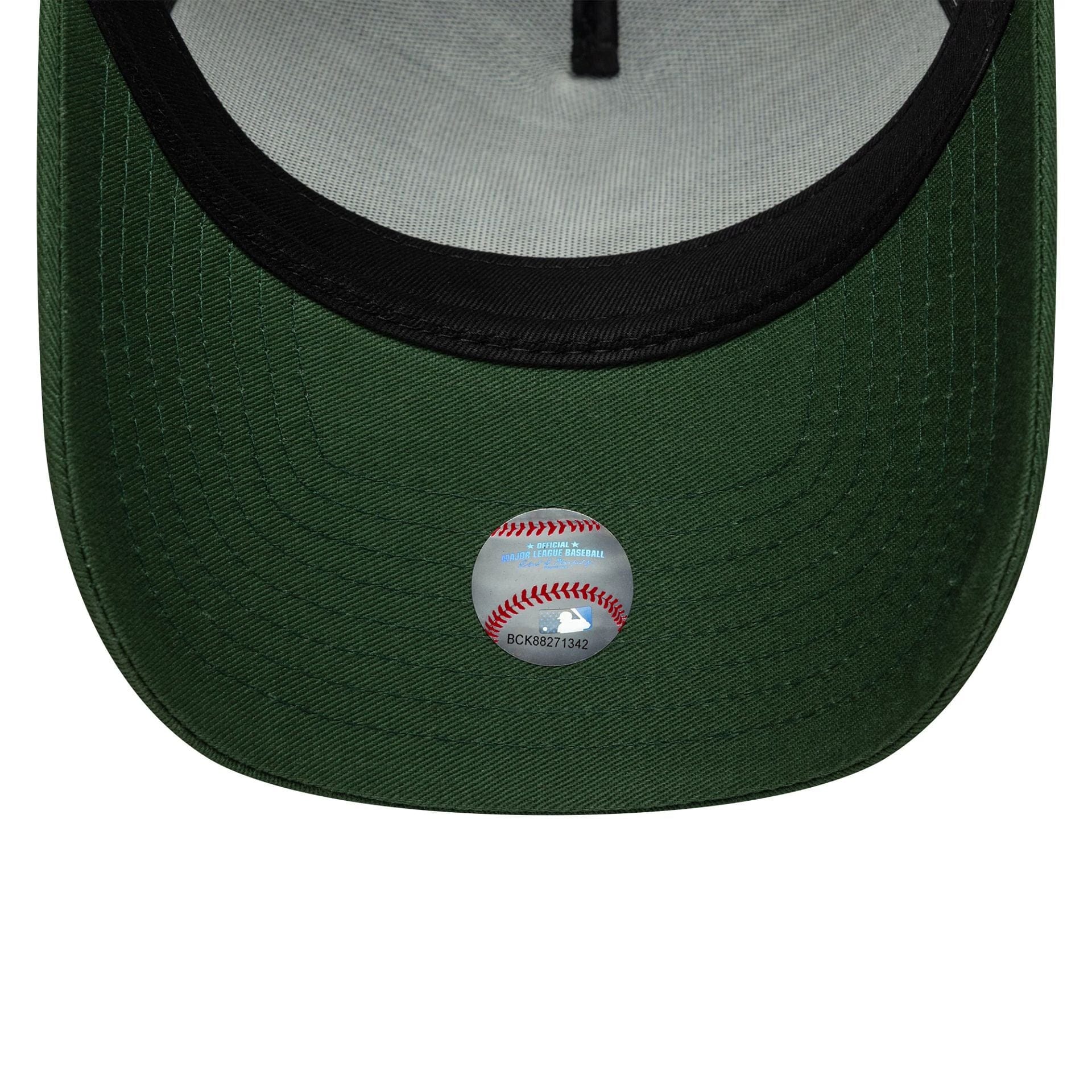 Pictured is this MLB League Essential New York Yankees 9FORTY E-Frame in dark green. 5