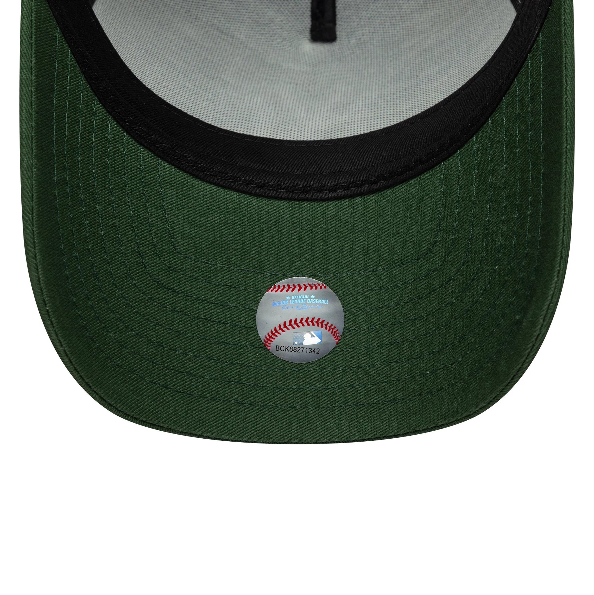Pictured is this MLB League Essential New York Yankees 9FORTY E-Frame in dark green. 5