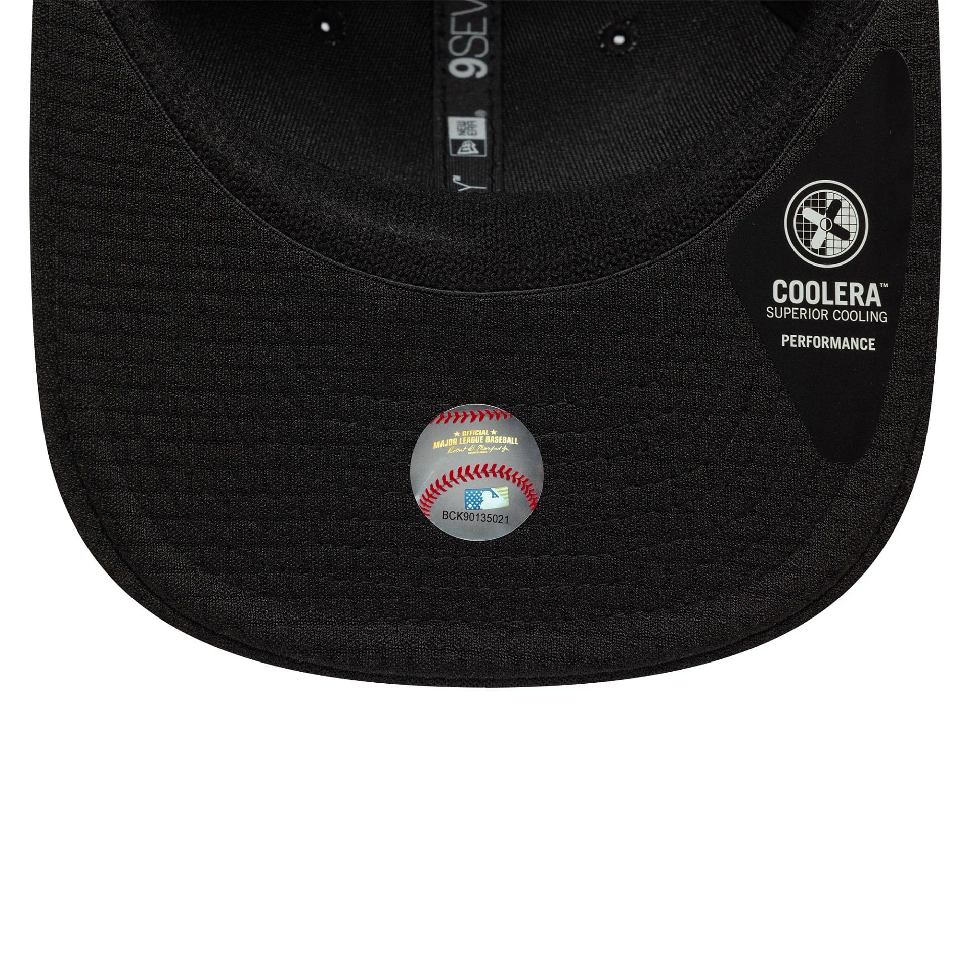 Pictured is this MLB Flawless Mesh New York Yankees 9SEVENTY Stretch Snap in black. 5