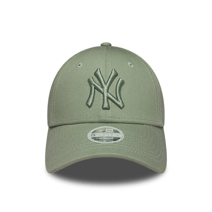 New York Yankees Womens MLB Pastel Green New Era 9FORTY Cap, front view showing the raised pastel green NY logo embroidered on the front panels, with a curved visor and a 9FORTY size sticker.