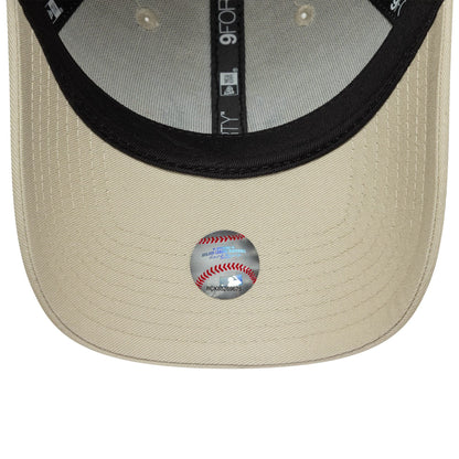 Pictured is this Womens MLB Floral New York Yankees 9FORTY in light beige. 5