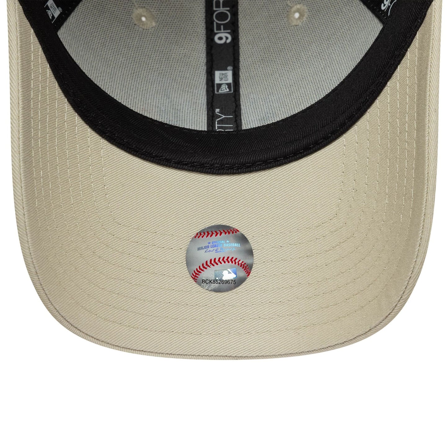 Pictured is this Womens MLB Floral New York Yankees 9FORTY in light beige. 5