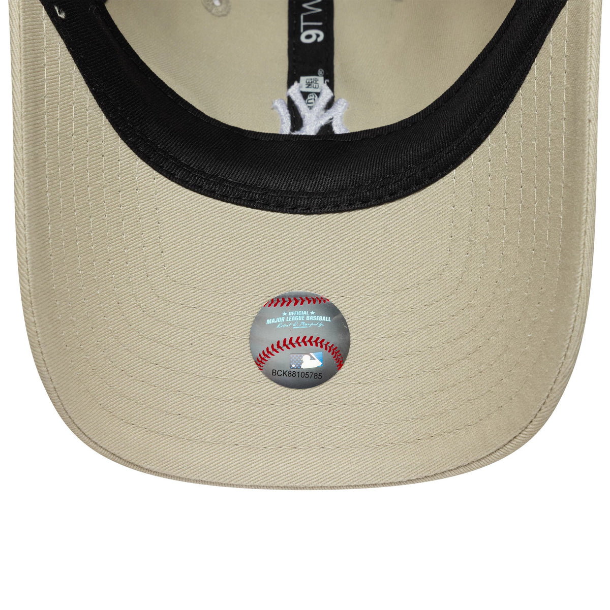 Pictured is this Womens MLB Washed Mini New York Yankees 9TWENTY in light beige. 5