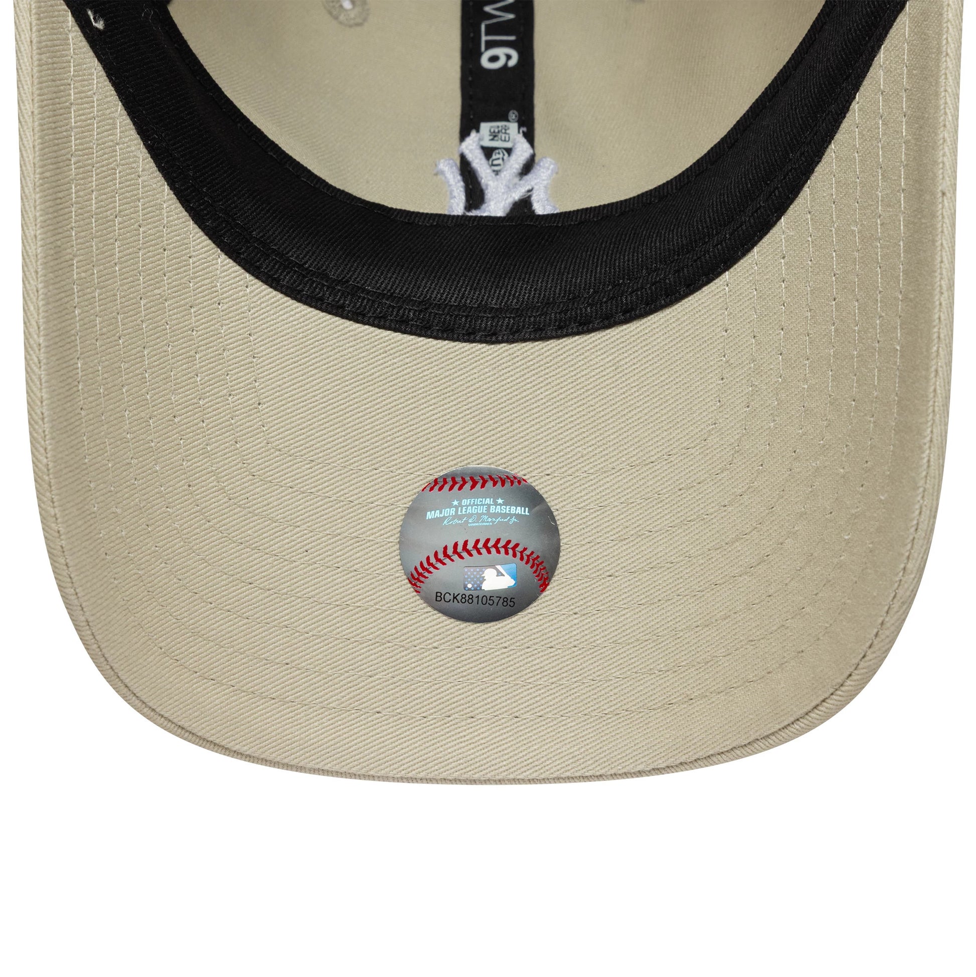 Pictured is this Womens MLB Washed Mini New York Yankees 9TWENTY in light beige. 5