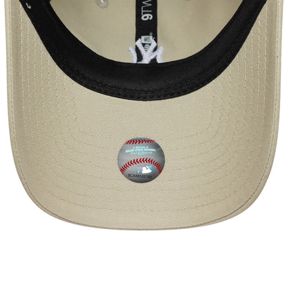 Pictured is this Womens MLB Washed Mini New York Yankees 9TWENTY in light beige. 5