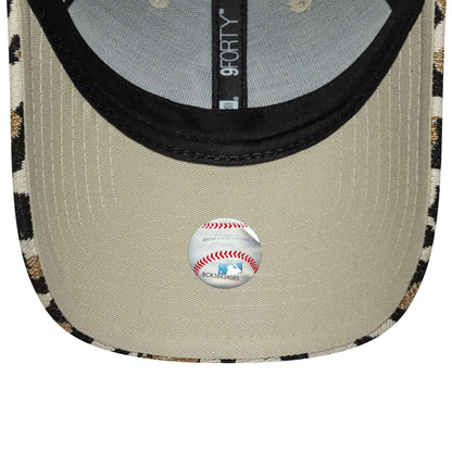 Pictured is this Womens MLB Leopard Midi New York Yankees 9FORTY in light beige. 5