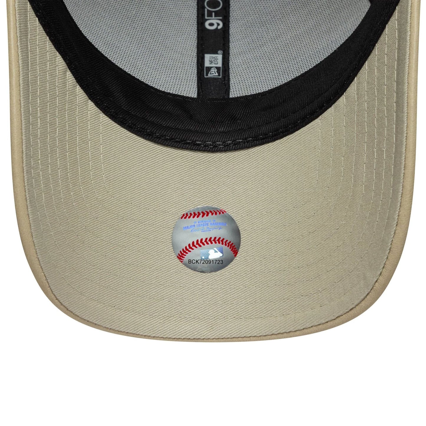 Pictured is this Womens MLB PU New York Yankees 9FORTY in light beige. 5