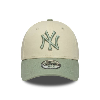 Pictured is this Youth MLB League Essential New York Yankees 9FORTY in cream. 2