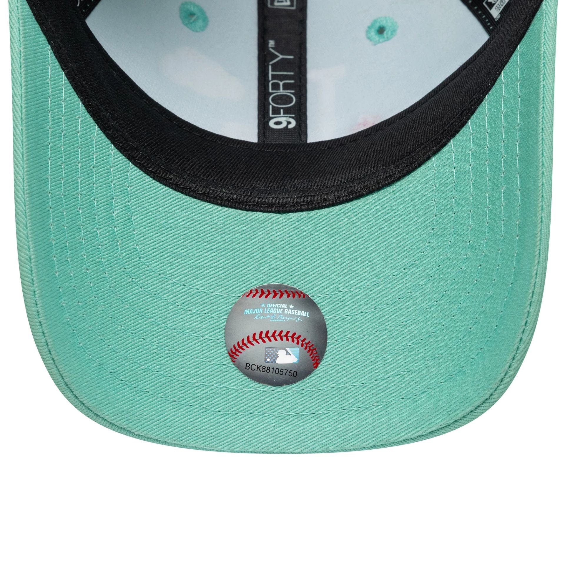 Pictured is this Toddler MLB Plane Icon New York Yankees 9FORTY in pastel green. 5