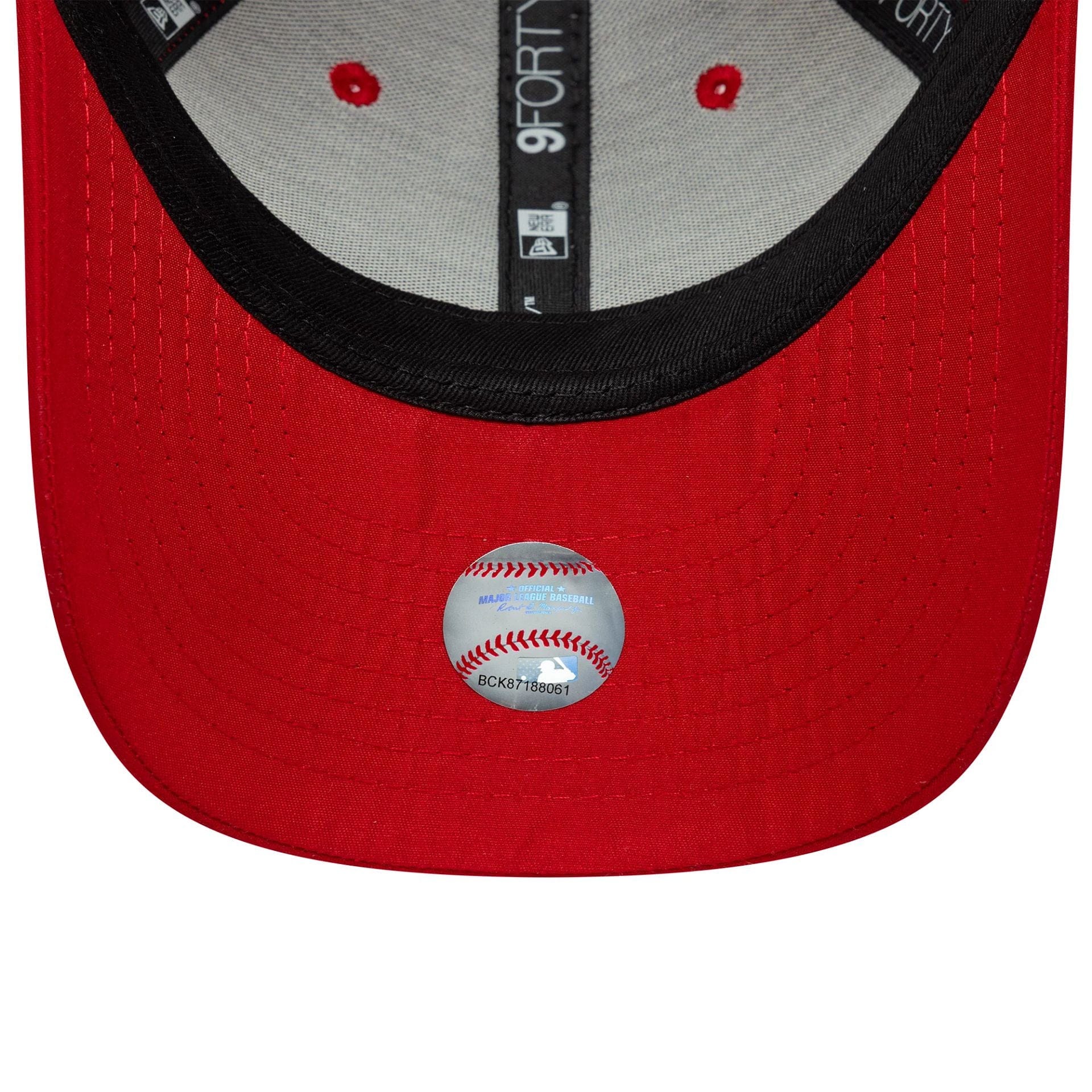 Pictured is this Youth MLB Flawless New York Yankees 9FORTY in red. 5