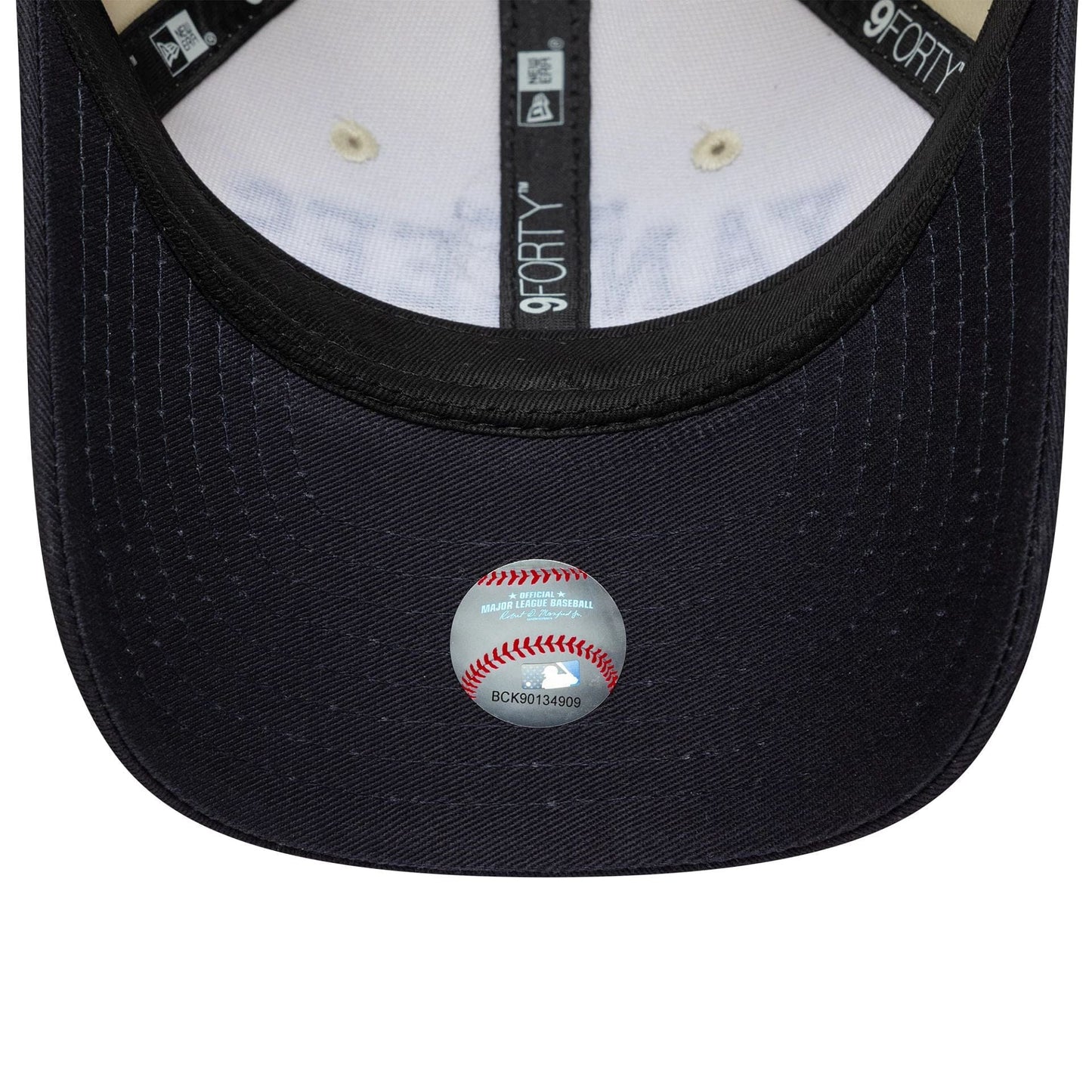 Pictured is this Youth MLB Wordmark New York Yankees 9FORTY M-Crown in light beige. 5
