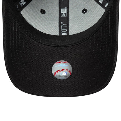 Pictured is this Youth MLB Fruit Icon New York Yankees 9FORTY in black. 5
