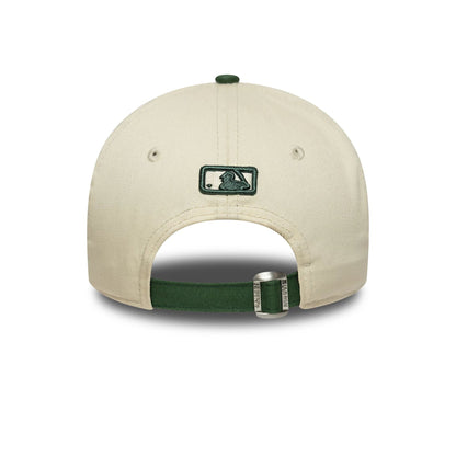 Pictured is this MLB Wordmark LA Dodgers 9FORTY M-Crown in Dark Green. 4
