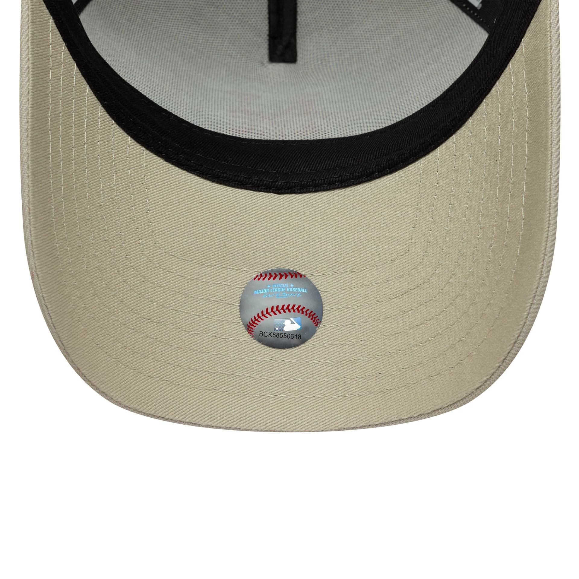 Pictured is this MLB Outline Script New York Mets 9FORTY E-Frame in light beige. 5