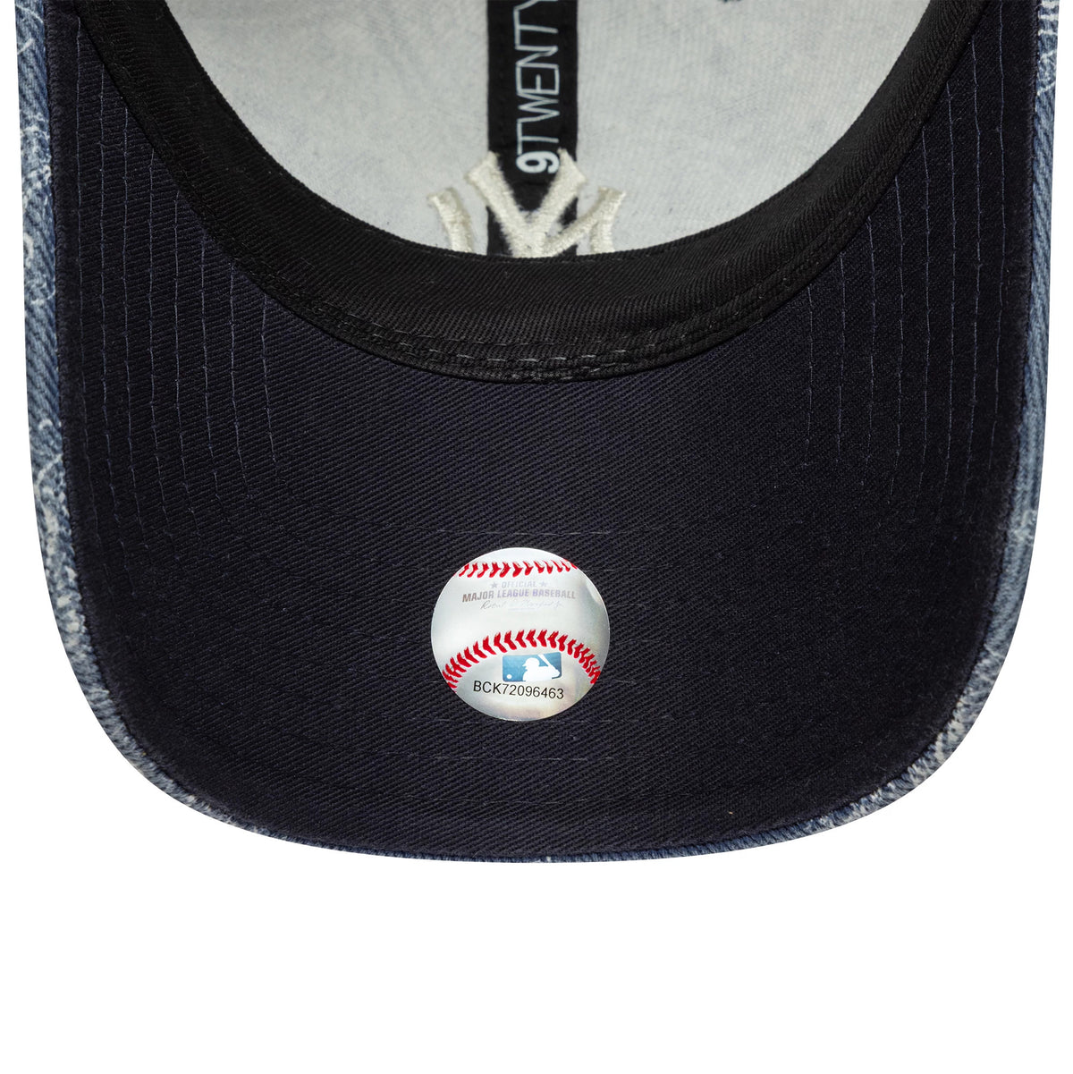 Pictured is this MLB Washed Paisley New York Yankees 9TWENTY in navy. 5