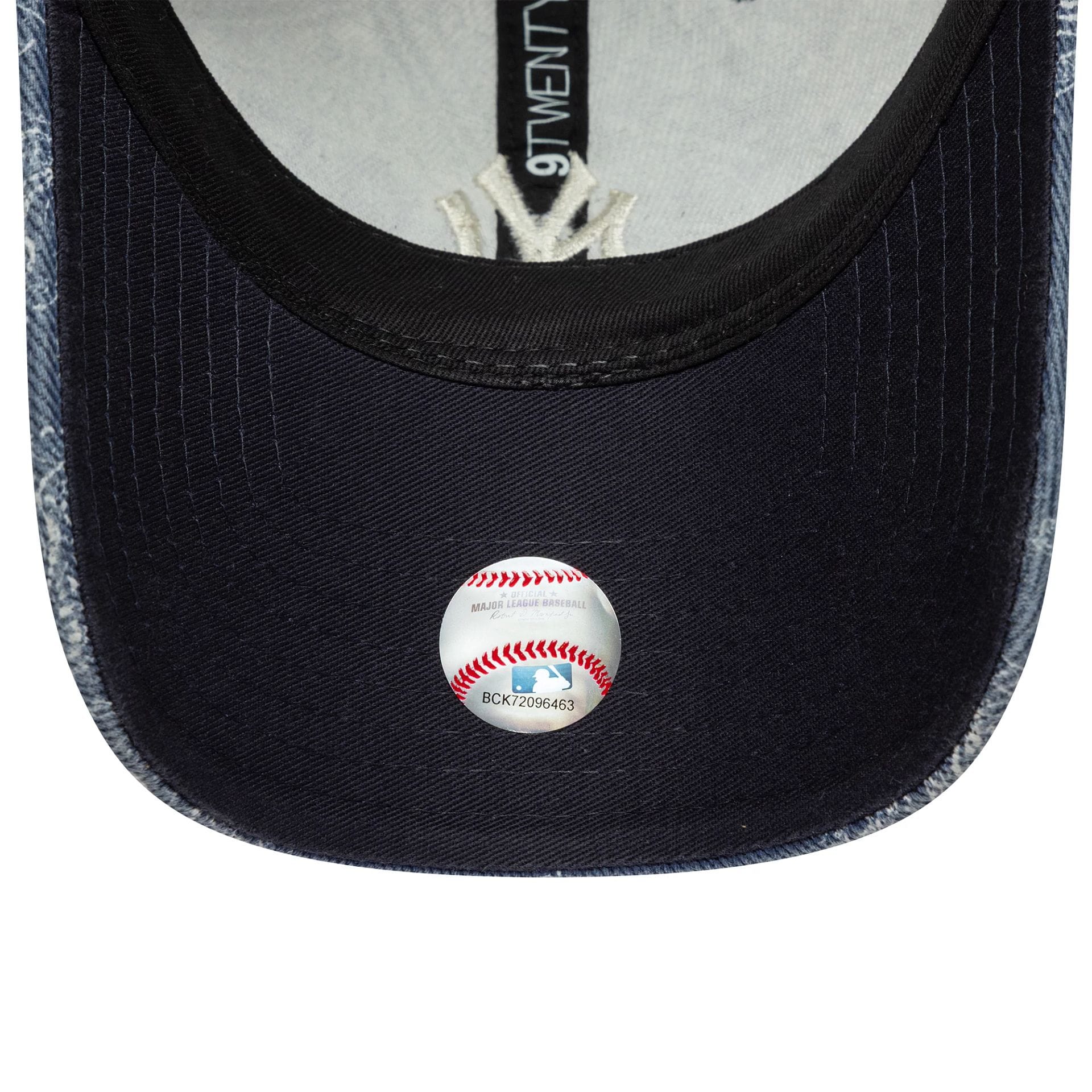 Pictured is this MLB Washed Paisley New York Yankees 9TWENTY in navy. 5