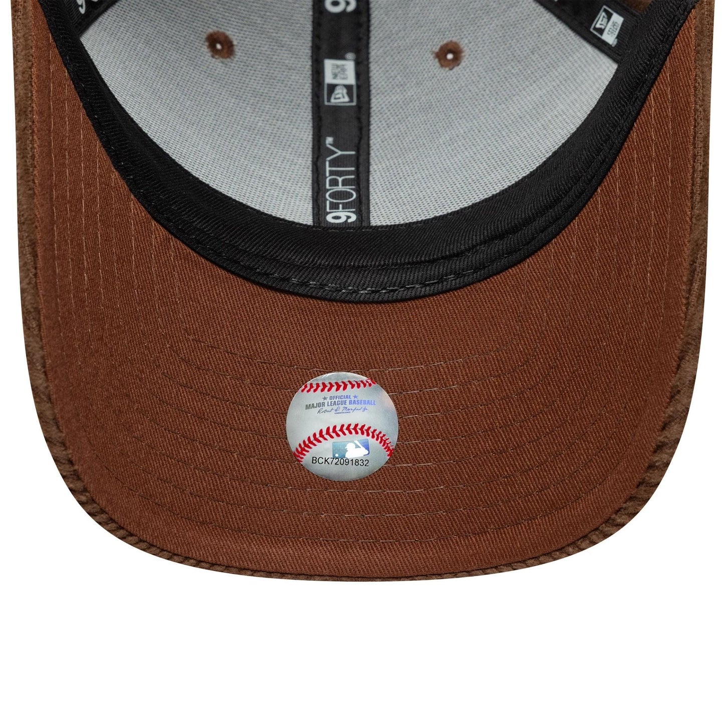 Pictured is this MLB Cord LA Dodgers 9FORTY M-Crown in brown. 5