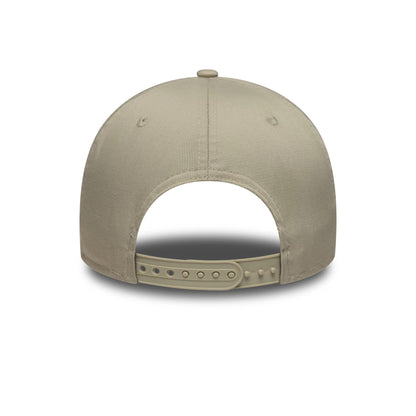 Pictured is this NBA Metallic LA Lakers 9FORTY in light beige. 4
