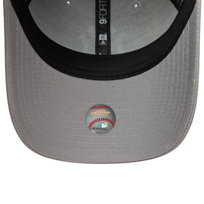 Pictured is this MLB Side Patch New York Yankees 9FORTY in grey. 6