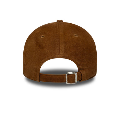 Pictured is this MLB Suede New York Yankees 9TWENTY in Brown. 5