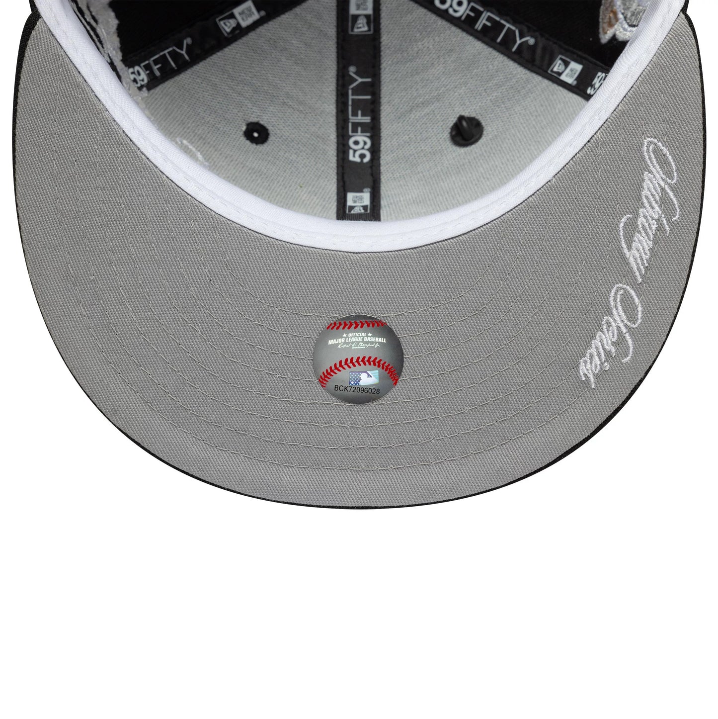 Pictured is this MLB Subway Series New York Mets 59FIFTY Fitted cap in black. 7