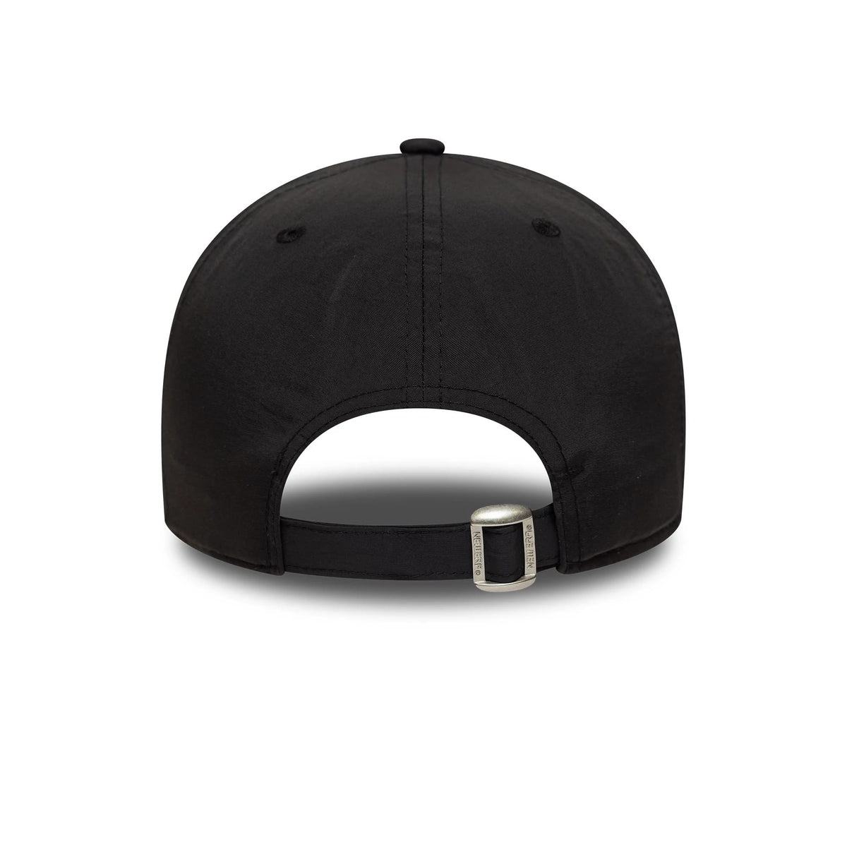 Pictured is this NBA Recycled Midi Chicago Bulls 9FORTY in black. 4