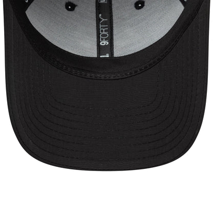Pictured is this NBA Recycled Midi Chicago Bulls 9FORTY in black. 5