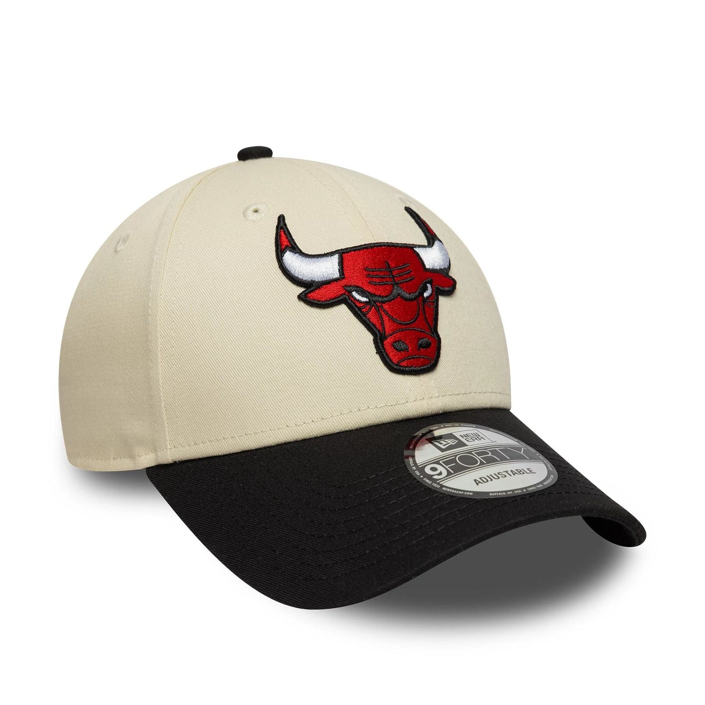 Pictured is this NBA Colour Block Chicago Bulls 9FORTY in Cream. 3