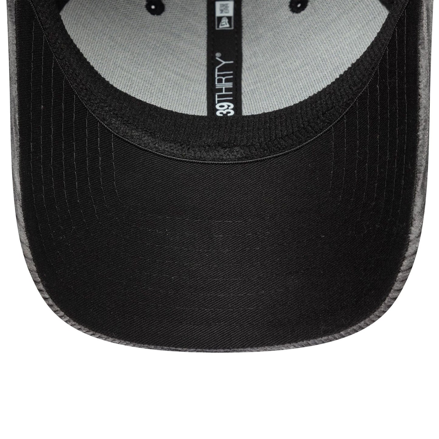 Pictured is this Newcastle United FC Cord 39THIRTY Stretch Fit in black. 5