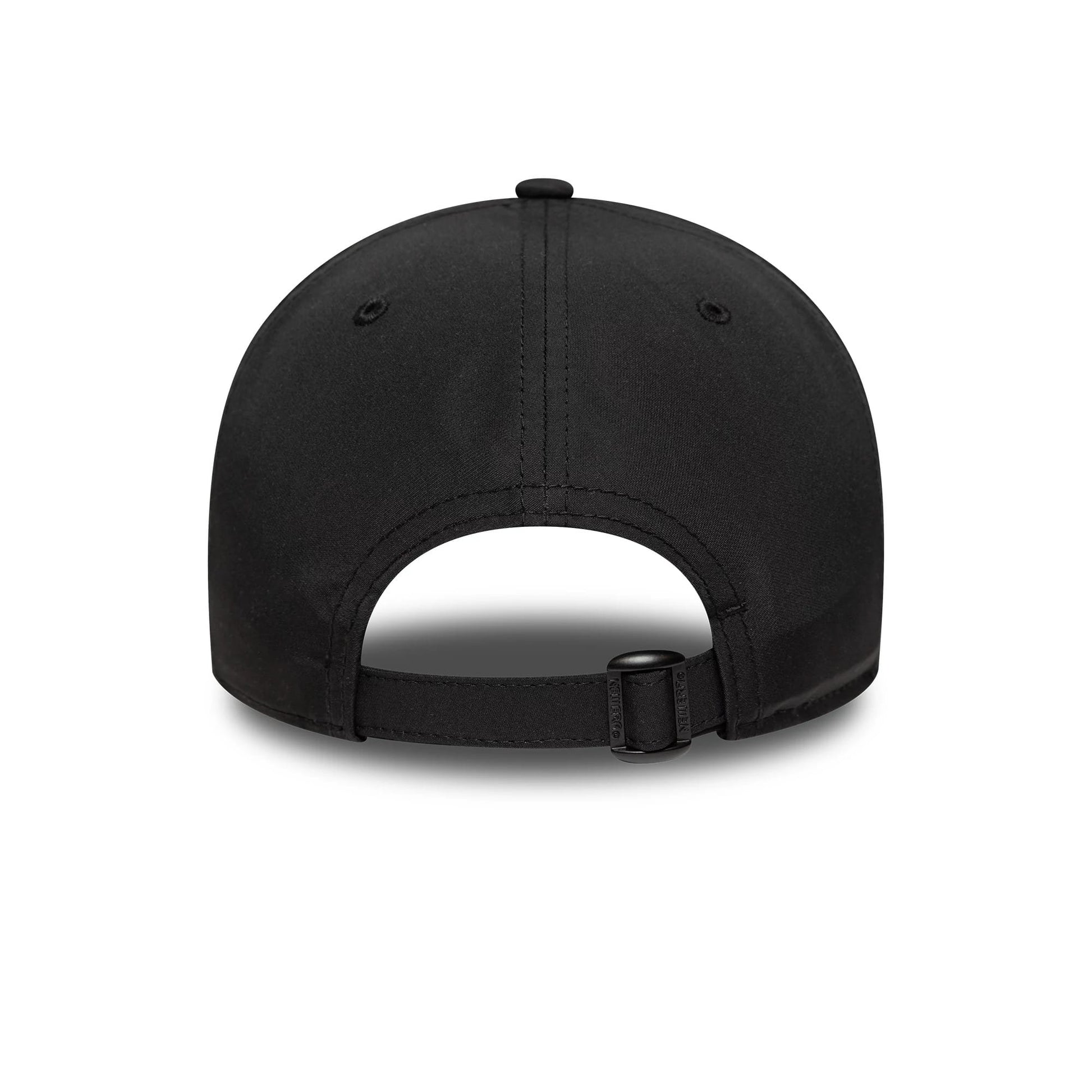 Pictured is this Manchester United FC Reflective 9FORTY in black. 4