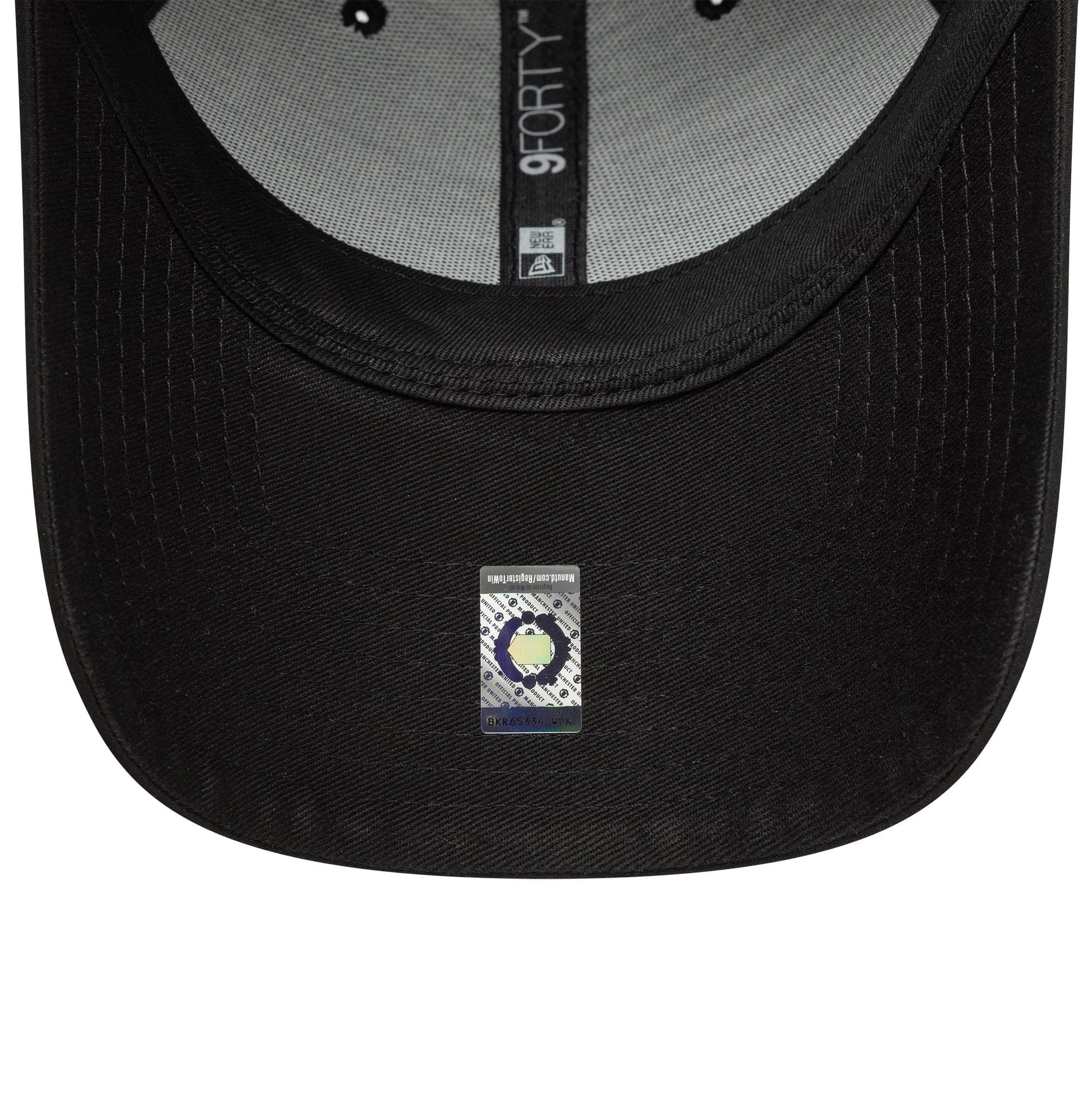 Pictured is this Manchester United FC Reflective 9FORTY in black. 5