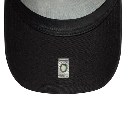 Pictured is this Manchester United FC Reflective 9FORTY A-Frame Trucker in black. 5