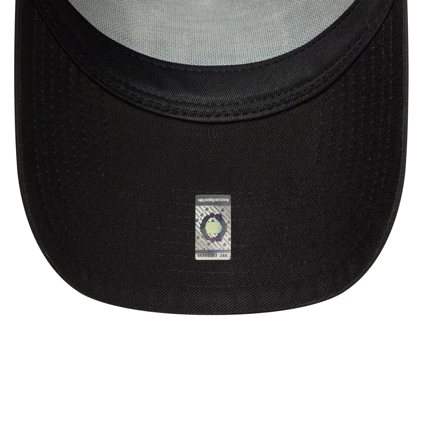 Pictured is this Manchester United FC Reflective 9FORTY A-Frame Trucker in black. 5
