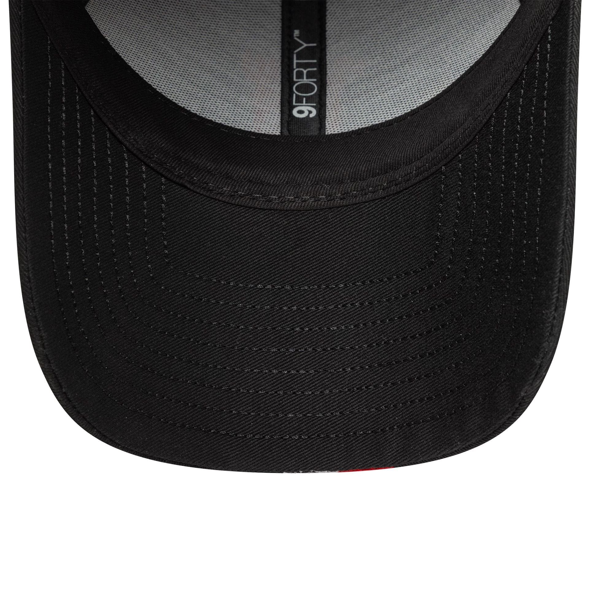 Pictured is this Manchester United FC Stripe 9FORTY in black. 5